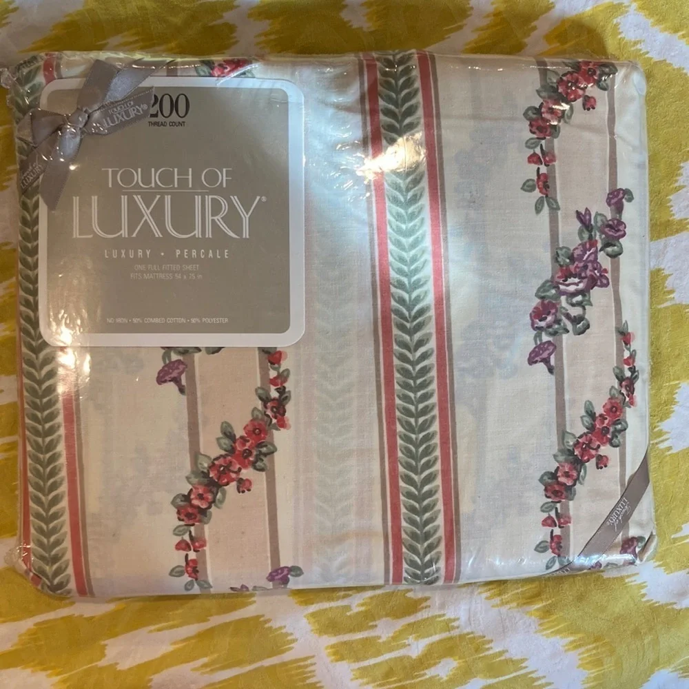 NWT 1980’s‎ Touch of Luxury poly/cotton double fitted cream vine flowers 350